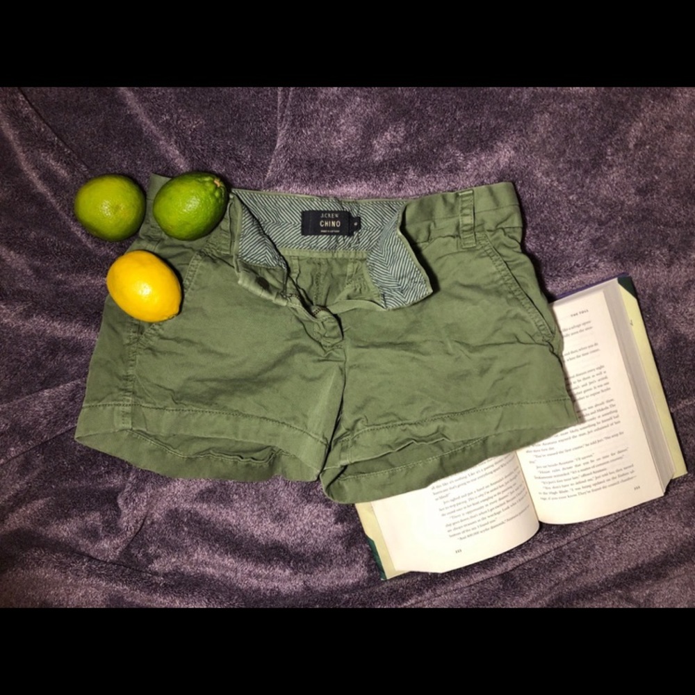 J. Crew Chino short shorts, green. Size 0.